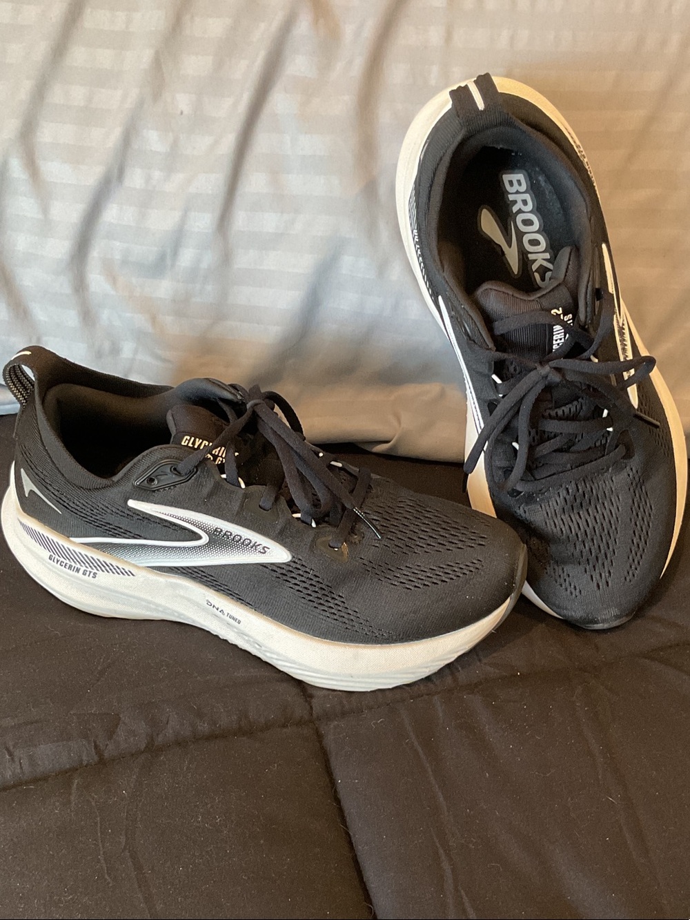 Brooks Women’s Glycerin 22 GTS Running Shoes Size 9